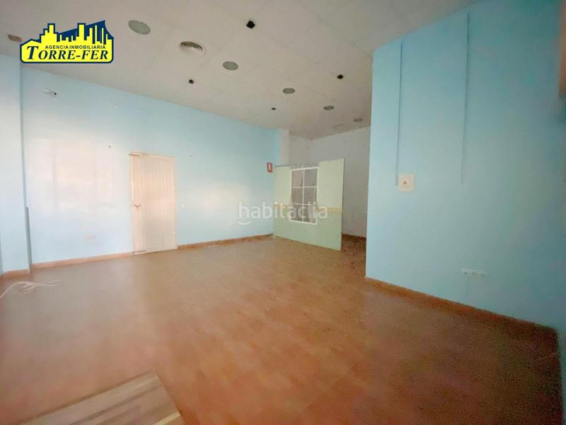 Foto 331fdd85-1e97-4533-ac8b-16ae678ca9f0. Lloguer local comercial a calle marruecos 53 a San Luis Almería
