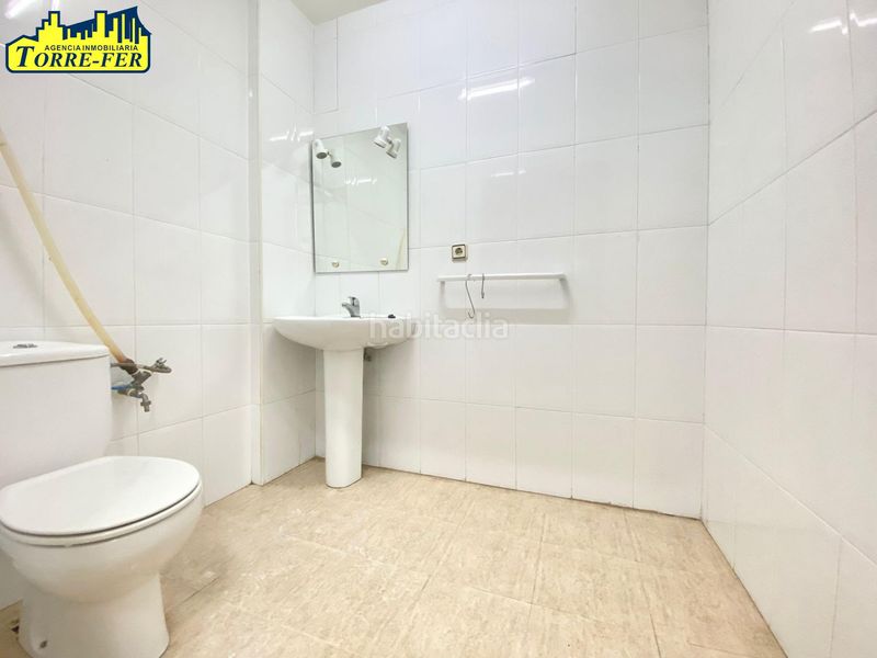 Foto b8c03aee-cc6e-4dec-81c0-d9d2d71e4fc1. Lloguer local comercial a calle alcazar el 21 a Nueva Andalucía Almería