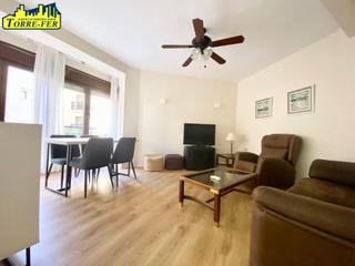 Location Appartement à Avenida pablo iglesias 8. Piso reformado, totalmente amueblado y equipado, a 50 metros de