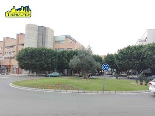Lloguer Oficina a Plaza dalias. edificio celulosa iii 2. Magnífica oficina de 132m2 en plaza dalias, cortijo grande.