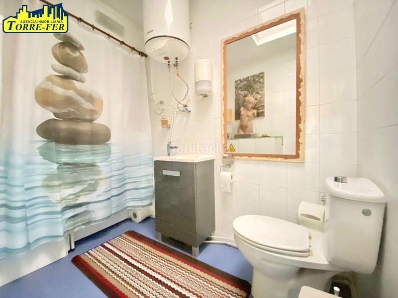 Foto 5974f76e-6337-4b40-84f5-5d42ac48e4aa. Local comercial  en esquina con magnifica ubicacion en plaza santa rita ideal para venta y alquiler. en Almería