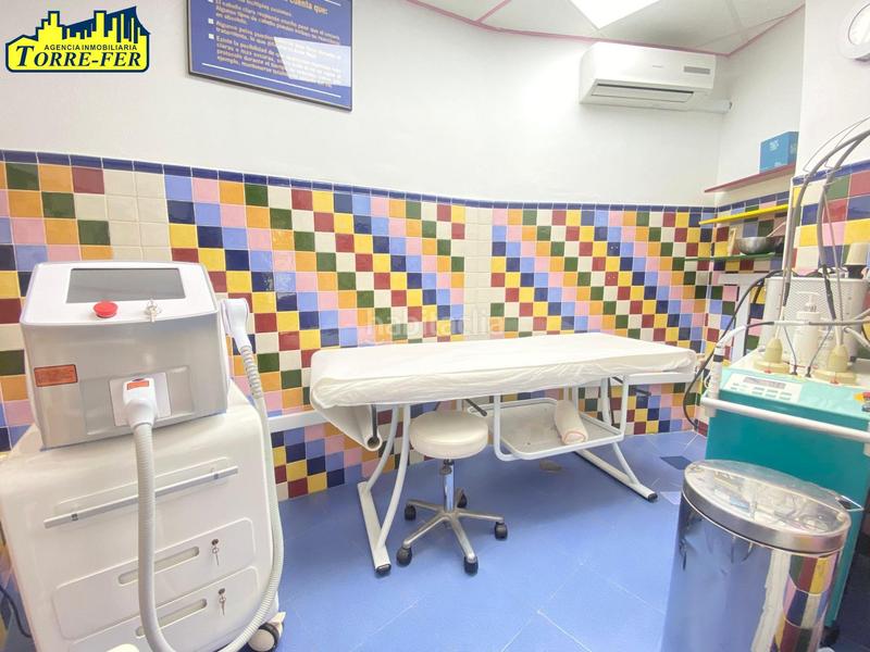 Foto 8db89930-d94d-48e0-8f72-e9ff7d491e9f. Local comercial  en esquina con magnifica ubicacion en plaza santa rita ideal para venta y alquiler. en Almería