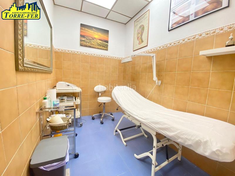 Foto fb257c4b-9cc3-436a-ac0b-bc82beefdcd5. Local comercial  en esquina con magnifica ubicacion en plaza santa rita ideal para venta y alquiler. en Almería