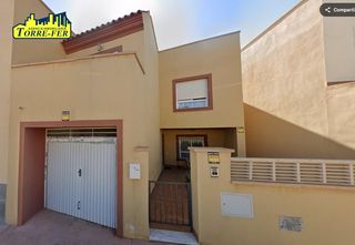 Maison jumelée  Calle antequera. Se vende vivienda unifamiliar en huercal de almeria