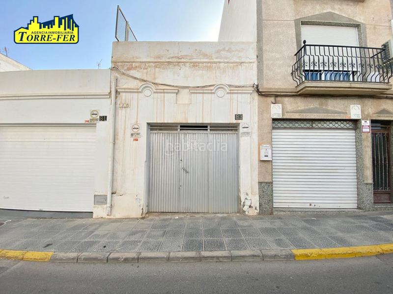 Foto e694da17-dca7-4d02-91a8-a6633962c275. House in calle memorias 83 in Plaza de Toros - Santa Rita Almería