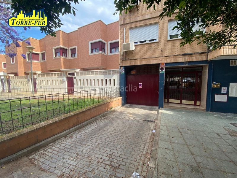 Foto 55ec8e31-600e-4231-877b-7cd52eb8e32d. Aparcament cotxe a San Luis Almería