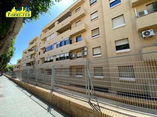 Etagenwohnung en Calle san anton 5. Amplia vivienda de 3 dormitorios en c san antn