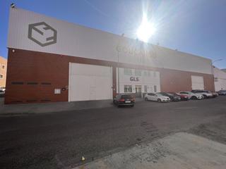 Fabrikhalle in Calle sierra segura. poligono la juaida 17. Nave industrial en poligono la juaida. fachada a tres calles