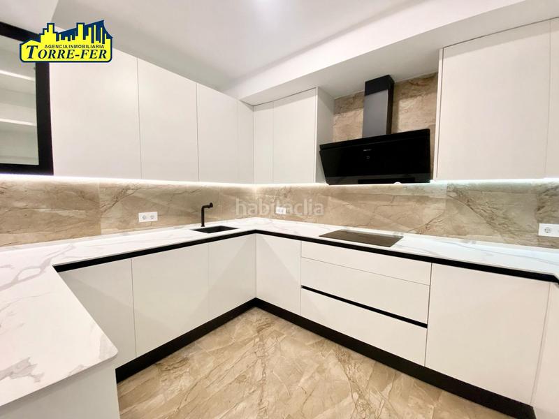 Foto 35c847bd-2321-43aa-a3e0-dad29cc21215. Appartement dans calle navarro rodrigo 26 dans Centro Almería