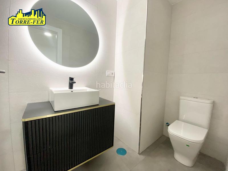 Foto f97b8f1a-ad52-473d-9496-0d6aba1f33ff. Appartement dans calle navarro rodrigo 26 dans Centro Almería
