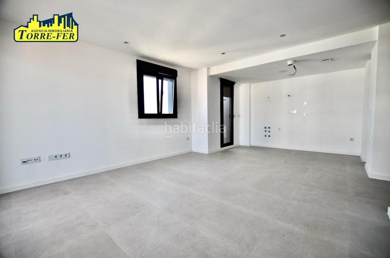 Foto 56cc9f9a-e08c-49e6-b27b-8643eab465e5. Piso en camino de las piedras 41 un hogar con vistas de ensueño en Almería