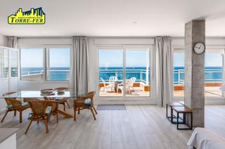 Attique  Calle de california 2. Espectacular ático en primera línea de playa, en paseo maritimo