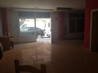 Local Comercial  Calle la plata. Se vende local de 80 metros . con dos cristaleras. una de ellas