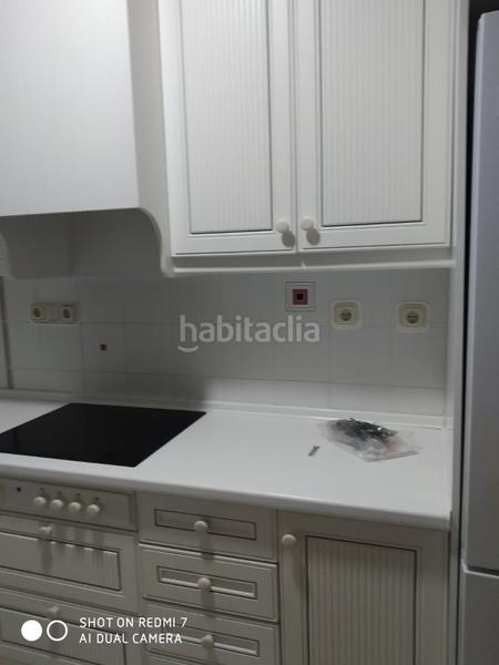 Foto b870afe3-a45c-4b55-adc4-21a428f7981d. Location appartement avec chauffage parking dans Centro Almería