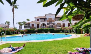 Rent Flat in Lomas del Mar. Bonito piso bajo con patio y terraza y piscina