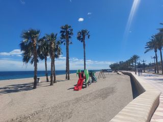 Casa en Aguadulce Sur. Triplex adosado con piscina privada y huerto urbano