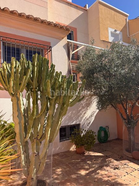 Foto 80f777e8-2a17-461d-844c-1c5421de019f. Maison jumelée avec parking dans Aguadulce Norte Roquetas de Mar