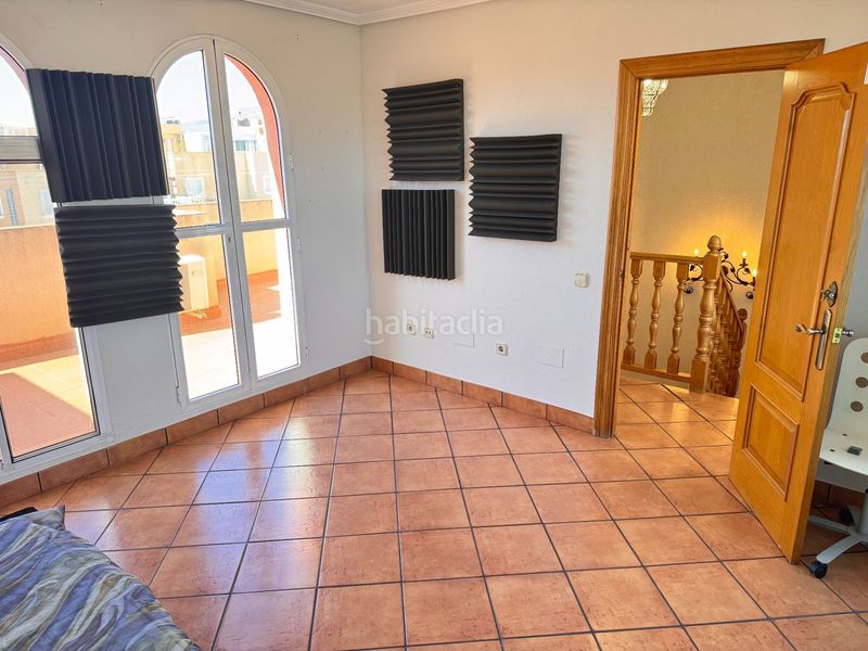 Foto b48b31ee-8520-4079-9d1e-5012616f7352. Maison jumelée avec parking dans Aguadulce Norte Roquetas de Mar