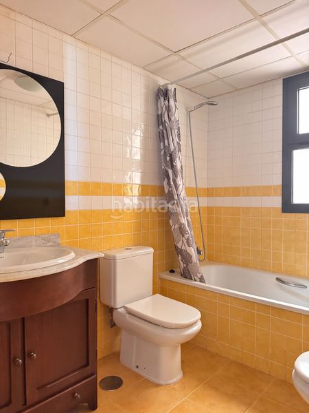 Foto e7c42596-a558-41b2-a56c-3106ecab0f3a. Pis amb piscina a Aguadulce Sur Roquetas de Mar