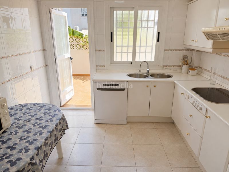 Foto f9bc39c5-8328-4992-b919-b8fe79a34113. Casa adossada amb aparcament piscina a Aguadulce Sur Roquetas de Mar