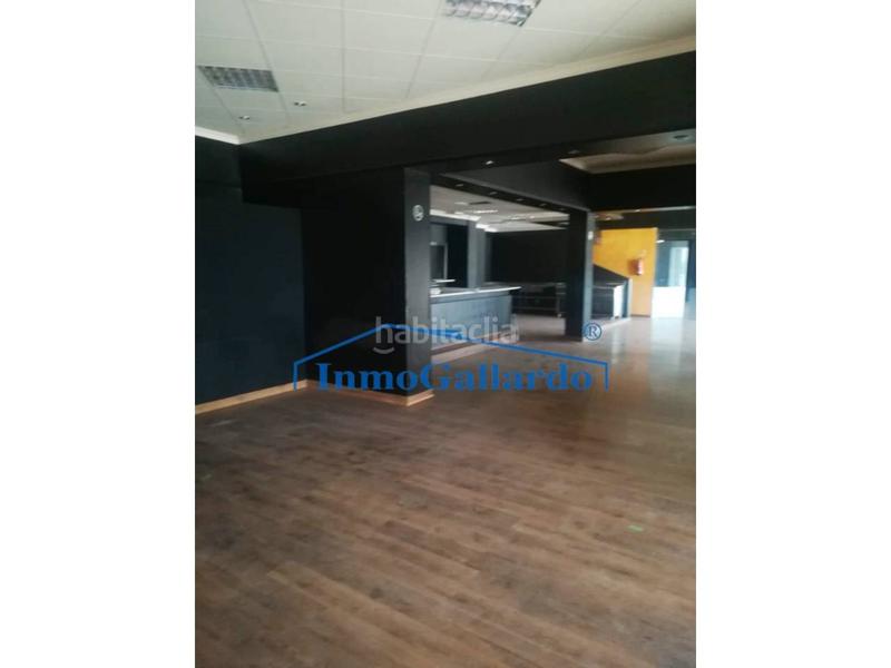 Foto 63be1569-5fe1-4ef7-a740-b4aeb888a2c4. Alquiler local comercial  en el paseo marítimo en Torre del Mar