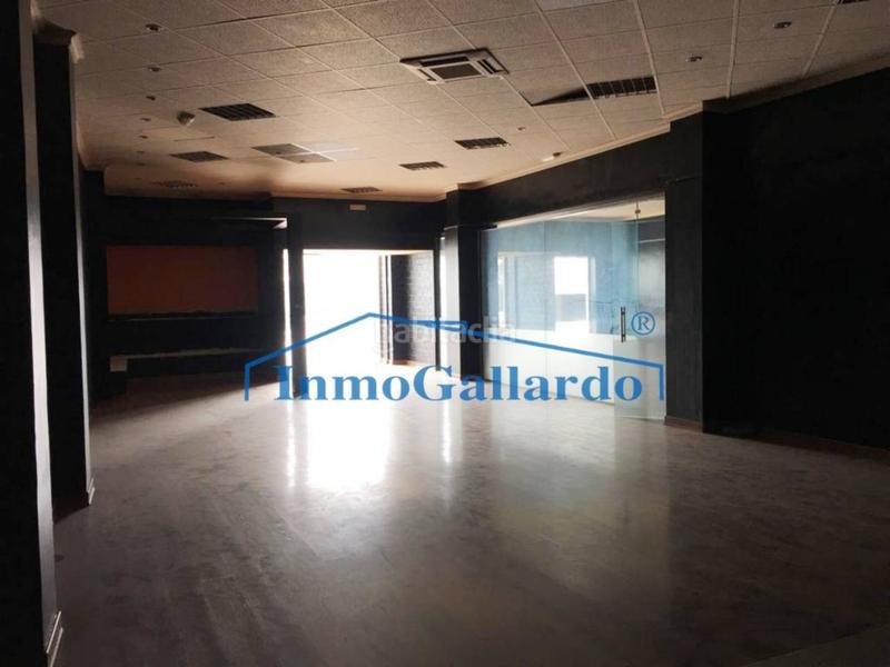 Foto 7c44ced5-096f-490f-88f5-1f1bfc60939c. Alquiler local comercial  en el paseo marítimo en Torre del Mar