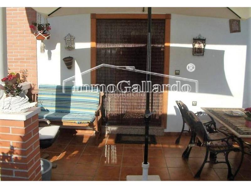 Foto 8f9d93d3-e582-4d9a-bc0f-de06c120a257. Chalet avec chauffage parking dans Diseminados Rincón de la Victoria