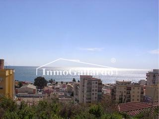 Terreno residencial en Miraflores del Palo. Solar en venta en el palo