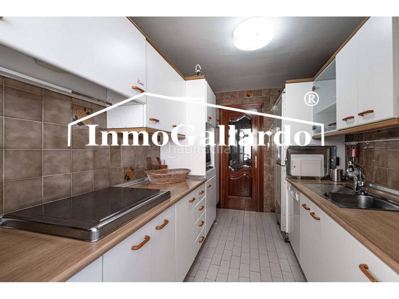 Foto aab1fba3-c129-4832-b682-f932e860e78b. Piso  en venta en El Palo con plaza de garaje y trastero incluido en el precio en Málaga