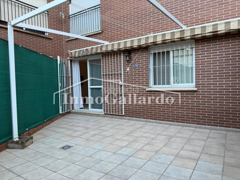 Foto 375bc387-b92c-40ef-947c-1c3b121ae5f4. Piso excelente piso con patio privado en Santa Cristina - San Rafael Málaga