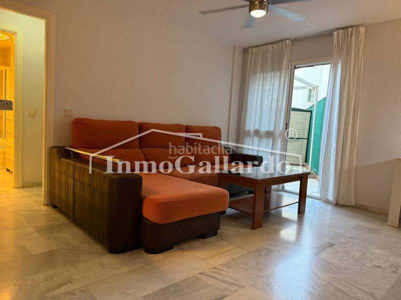 Foto bb9f82ed-8e0a-4e2b-b544-d04badd74471. Piso excelente piso con patio privado en Santa Cristina - San Rafael Málaga