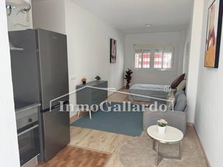 Appartement à Parque Victoria Eugenia. Hermoso bajo en venta con parking, en camino de suarez.