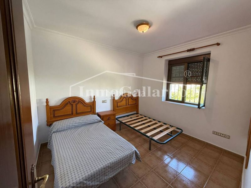 Foto a1fe4d96-c58c-4be3-be91-a321bbb08955. Casa amb aparcament a Álora