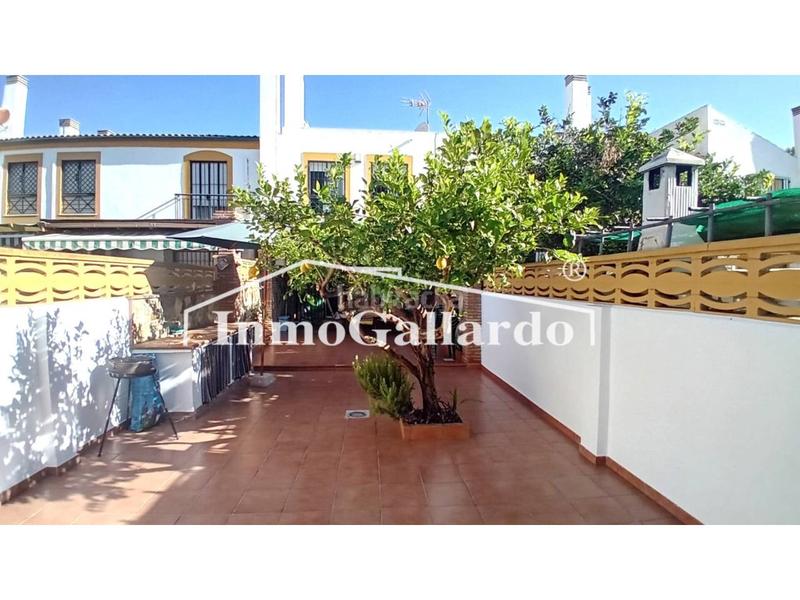 Foto 17c76fd1-fdec-4cef-9d67-6694d44f5073. Rent semi detached house with parking pool in Chilches