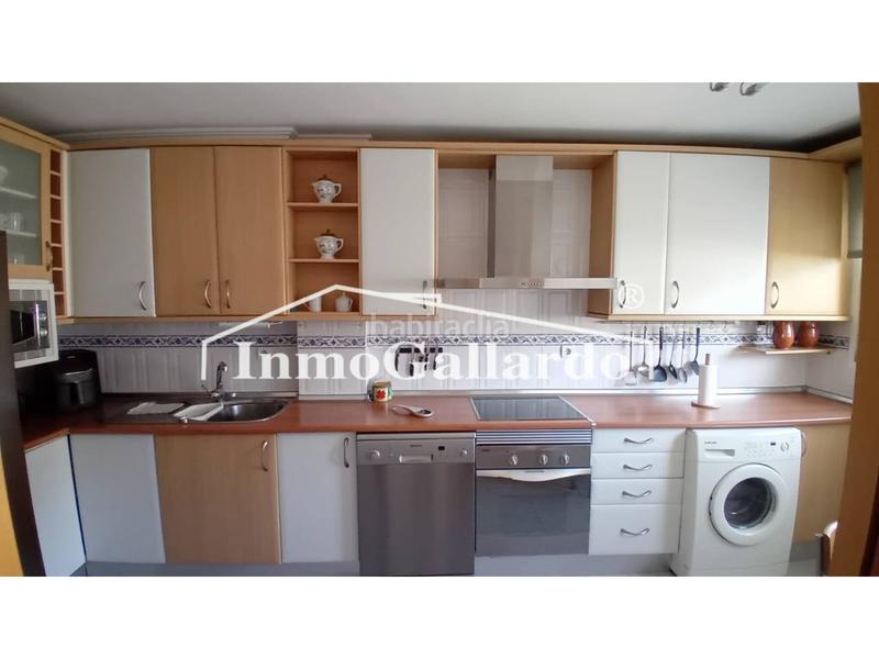 Foto f6ec0950-a63a-4d33-835d-e455720817c1. Rent semi detached house with parking pool in Chilches