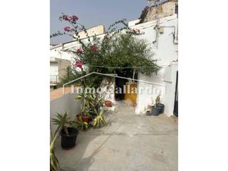 Haus in Moclinejo. Vivienda en venta en valdés, casco urbano