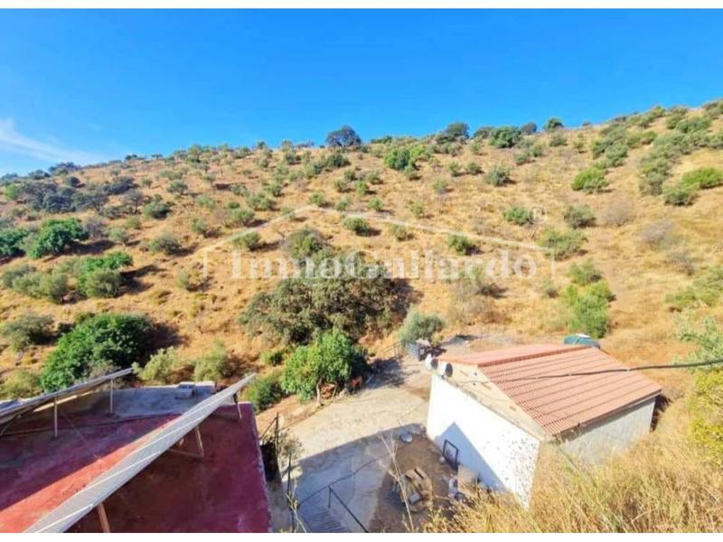 Foto 6c320423-c7d3-41f3-b62a-444a4762fec5. Casale con parcheggio in Totalán