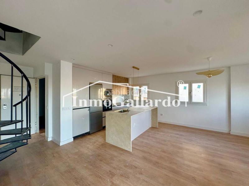 Foto 25ead8f2-f2b6-4ab6-8e33-39a64517271b. Zweistöckige wohnung mit parking in Montemar Torremolinos