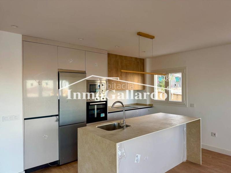 Foto cea01ef5-447e-424e-b8dd-0de63ba0e824. Zweistöckige wohnung mit parking in Montemar Torremolinos