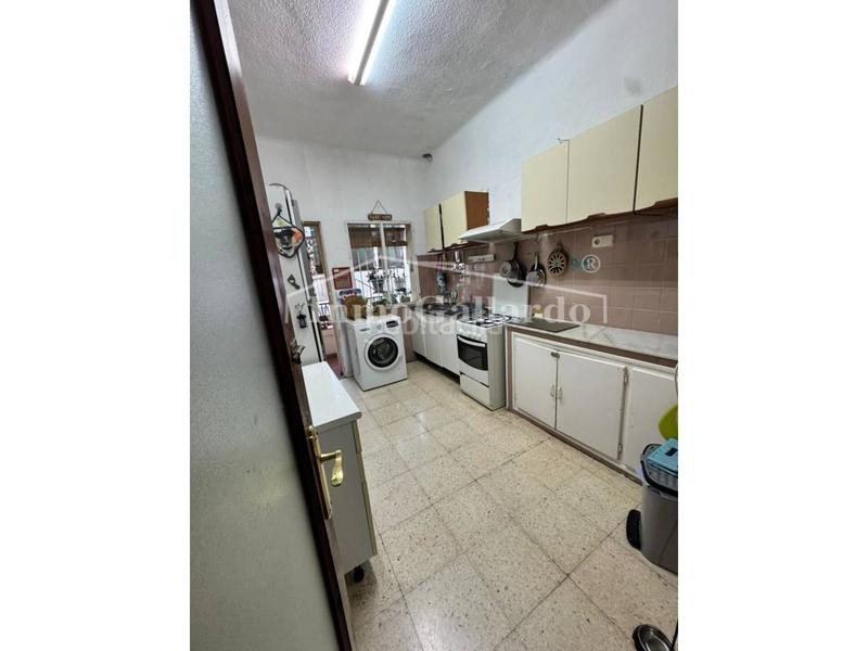 Foto f1631753-d8fa-4c94-9b77-b28e80dbbf85. Etagenwohnung mit parking in El Palo Málaga