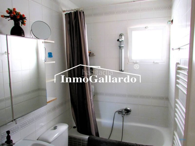 Foto c4a47a74-88fd-4096-bad0-c58adf4b88eb. Casa pareada chalet pareado a 800 metros de la playa en Rincón de la Victoria