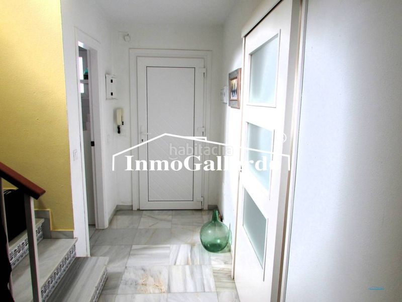 Foto f23ba4c6-ed32-47c8-8c84-e76515dbf829. Casa pareada chalet pareado a 800 metros de la playa en Rincón de la Victoria