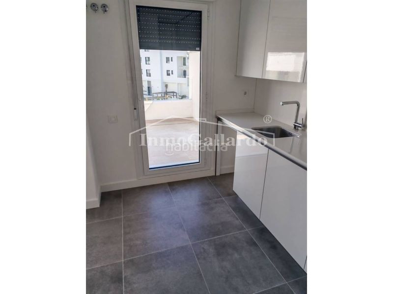 Foto 18692885-1702-4b18-80f7-0d414dccd8e5. Dúplex amb aparcament piscina a Limonar Málaga