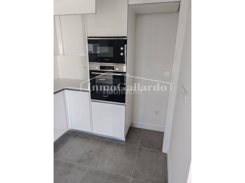 Foto 479eca52-dcee-45c8-ae57-d8be08d00b1d. Dúplex amb aparcament piscina a Limonar Málaga