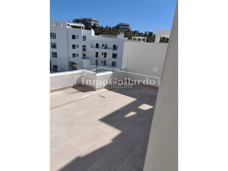 Foto 9c2b84a6-940b-49b8-9755-010175afdd9f. Dúplex amb aparcament piscina a Limonar Málaga