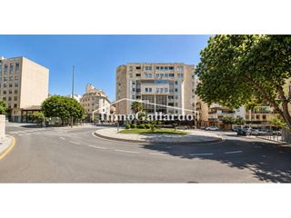 Pis a Olletas - Sierra Blanquilla. Venta de piso exterior y amueblado en málaga capital.