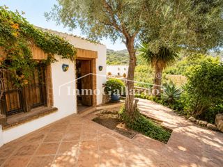 Casa a Macharaviaya. Tu oasis de tranquilidad y espacio en macharaviaya