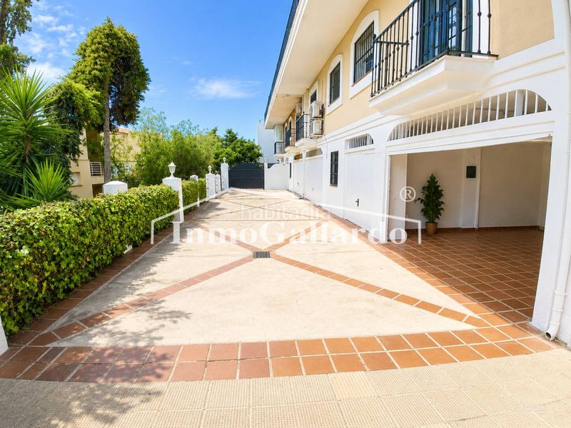 Foto b61351ce-065c-41d1-85d6-d6edde9f1cfa. Casa adossada amb aparcament piscina a Pedregalejo - Morlaco Málaga