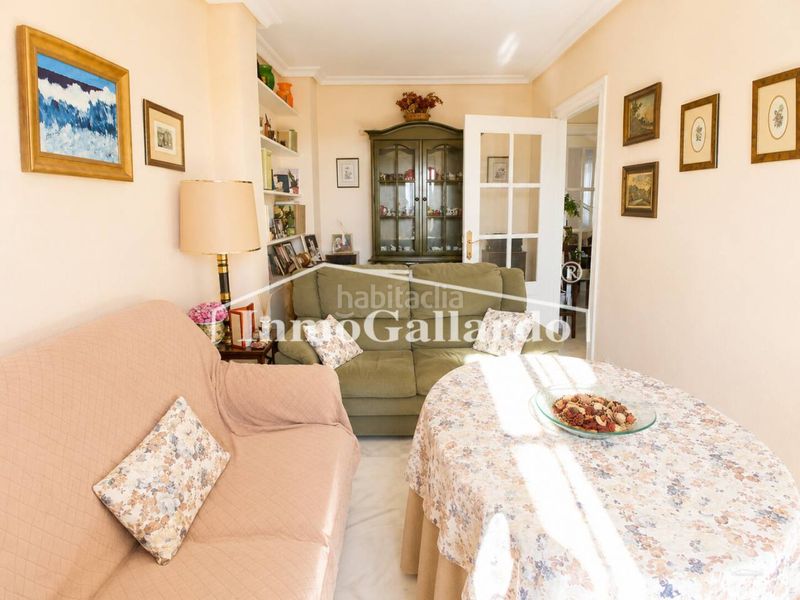Foto b9ef3cbc-876f-4ce4-8368-c569a18cce91. Casa adossada amb aparcament piscina a Pedregalejo - Morlaco Málaga