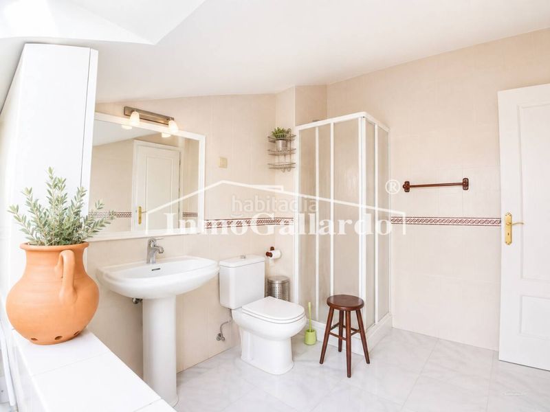 Foto cfb325b9-7837-41cc-aa02-0d3ce8165487. Casa adossada amb aparcament piscina a Pedregalejo - Morlaco Málaga